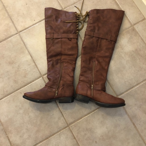 Over the knee boots - Picture 4 of 5